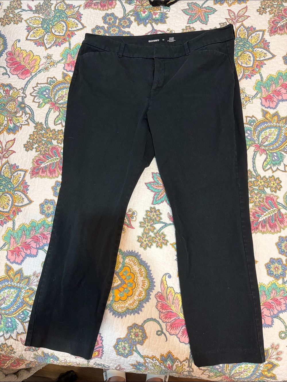 Old Navy Black Ankle-Length Straight Pants
